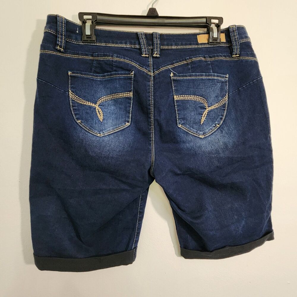 Royalty For Me Wanna Betta Butt Womens Bermuda Shorts Blue Denim Sz. 12 Stretch